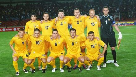 În luna mai, moldovenii, pregătiţi de Ion Caras, au disputat două partide amicale, în ambele fiind învinşi: 0-4 cu Venezuela şi 0-2 cu El Salvador.