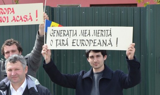  În centrul oraşului Padova, în faţa monumentului lui G. Garibaldi s-au adunat la un miting spontan circa 40  de moldoveni