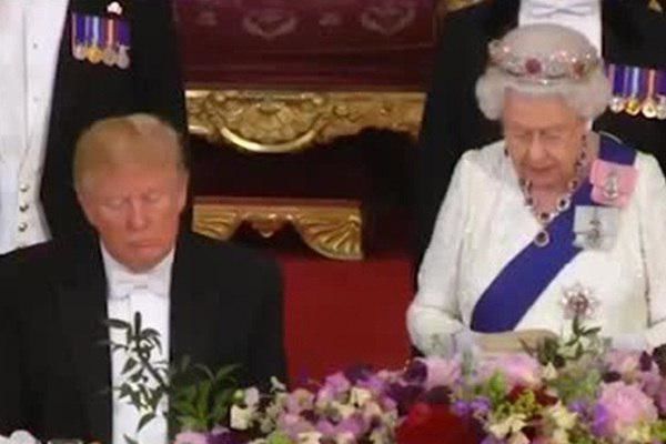 Трамп едва не заснул во время приветственной речи английской королевы Елизаветы II.