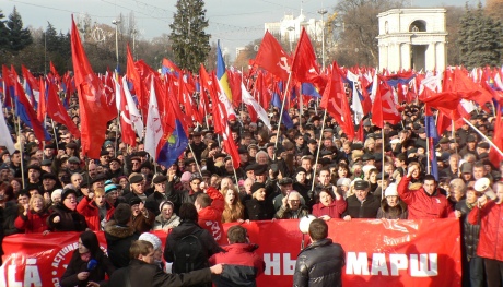«Митинг коммунистов может стать масштабным, только если им помогут. Ведь подобное мероприятие обходится в копеечку»