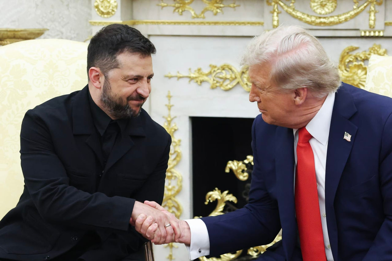 Trump i-a spus lui Zelenski că este deschis la ridicarea restricțiilor privind atacurile asupra Rusiei.