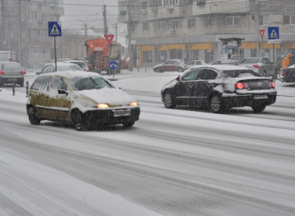 In capitala noaptea vor fi -2 grade Celsius, iar ziua mercurul in termometre se va ridica pana la 6 grade.