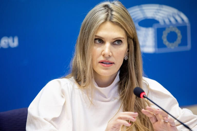 Ева Кайли намерена доказать нарушения во время следствия по "Катаргейту".
