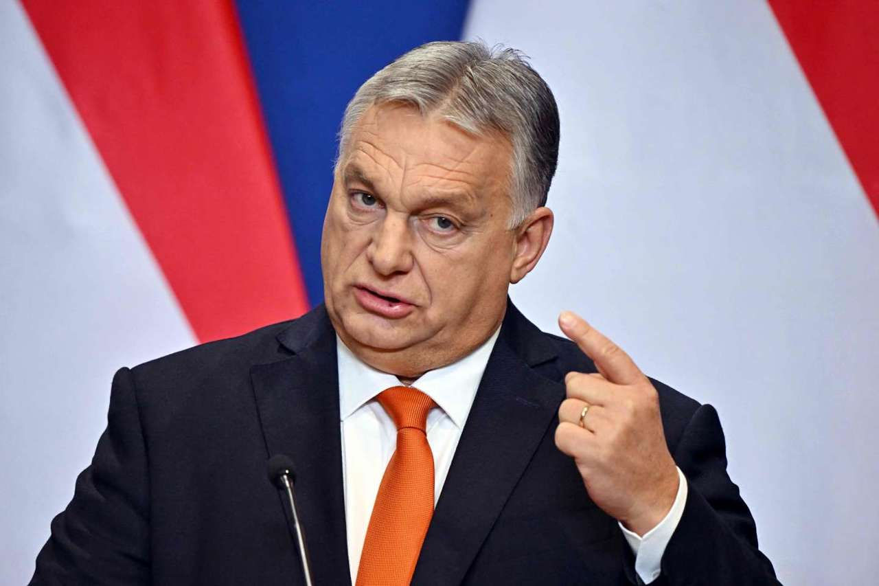 Орбан: Европа играет с огнем и искушает Бога.