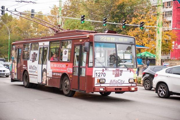Troleibuze cu anvelope uzate: RTEC solicită bani pentru a le schimba