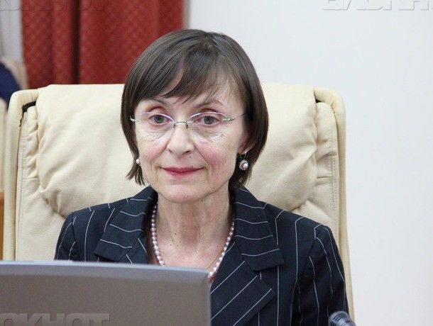 Корина Фусу рассчитывала выйти на пенсию сразу после завершения мандата в парламенте РМ в 2018 году, а потому не покинула Михая Гимпу.
