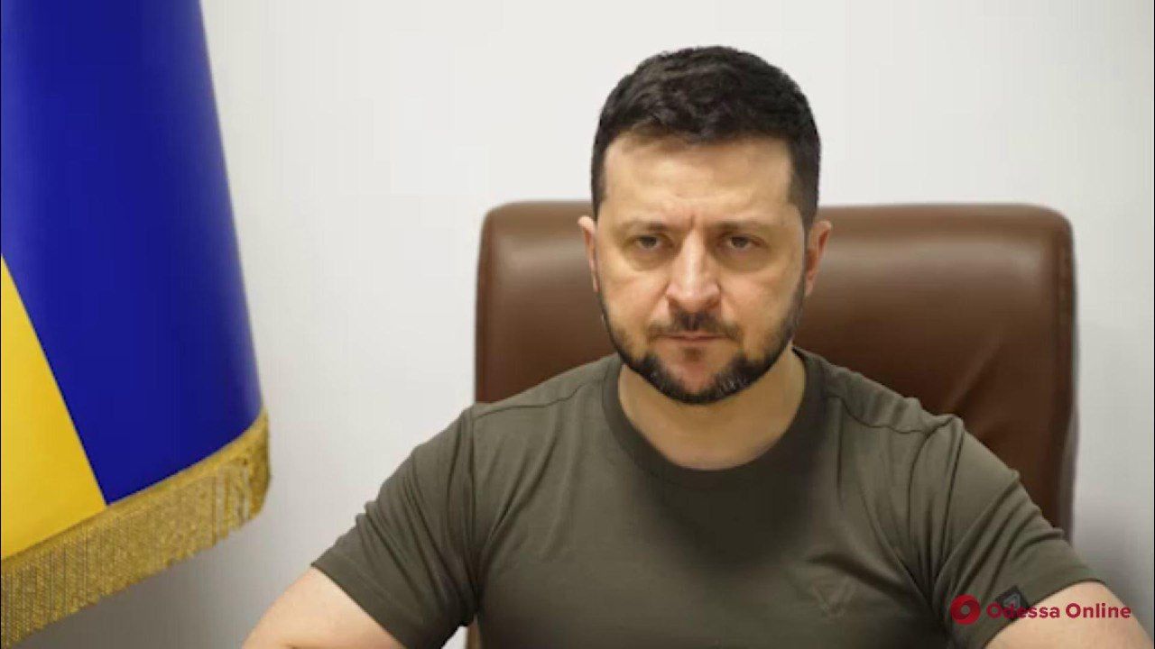 Зеленский: Украинские войска не дают уничтожить Одессу.