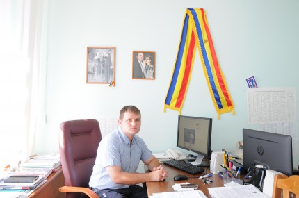 Валерий Мунтяну считает, что предложенные им поправки исключат случаи влияния на подписание трудовых договоров в госпредприятиях.