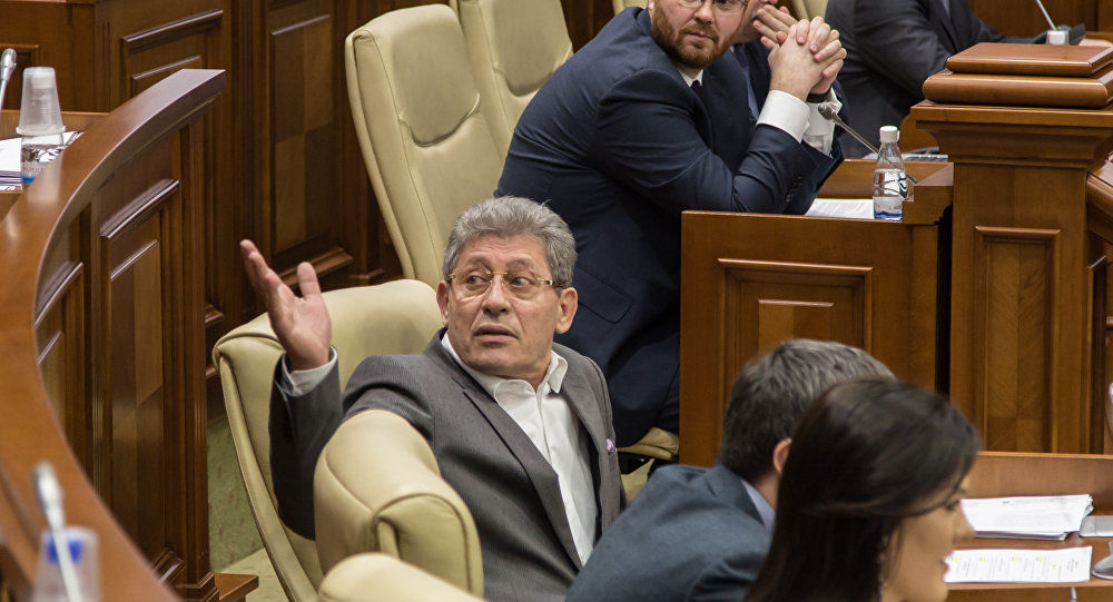 Лидер либеральной партии Михай Гимпу.