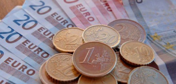 2 moldoveni care aduceau euro falși în RM au fost reținuți în România. Foto: publika.md