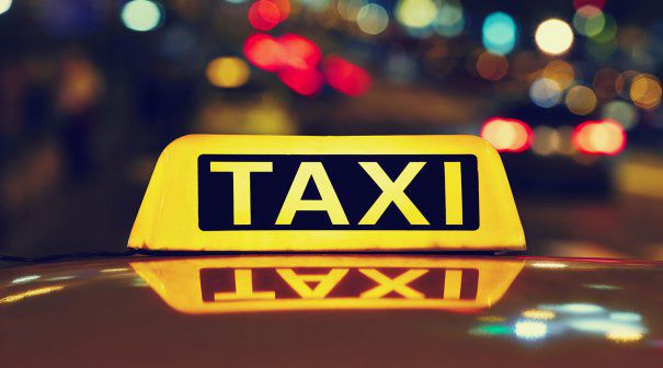 Condamnaţi: Au legat taximetristul şi l-au ameninţat furându-i maşina. Foto simbol: capital.ro