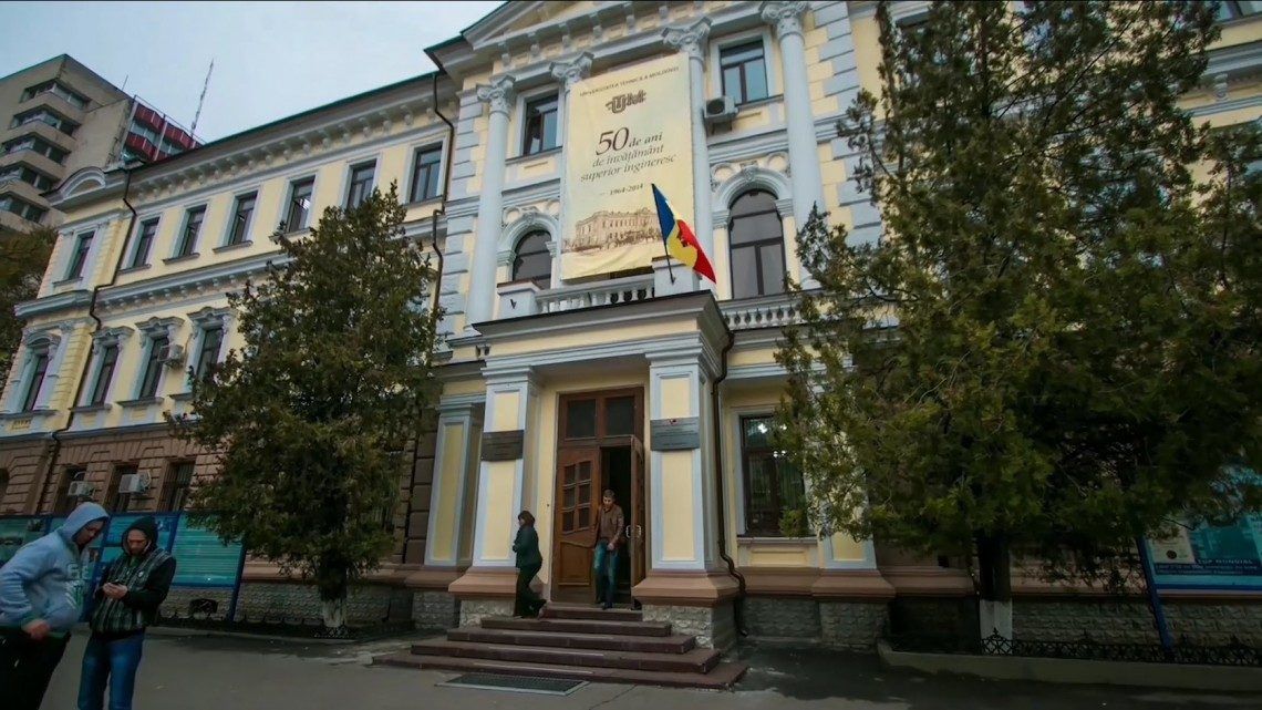Японская компания подарила ТУМ 45 приборов стоимостью 15 тысяч евро. Фото: diez.md.