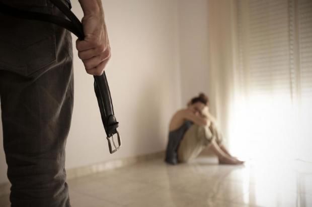 De asemenea, au fost semnalate 104 cazuri de exploatare prin muncă, 22 de cazuri de abuz sexual și un caz de trafic de ființe umane.