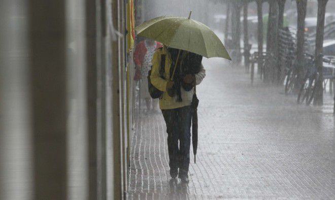 Vom avea parte de cer predominant noros, iar în unele regiuni vor cădea ploi slabe de scurtă durată. Foto: fanatik.ro
