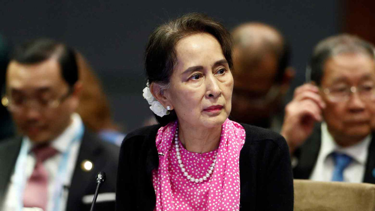 Лауреату Нобелевской премии мира Аун Сан Су Чжи сократили срок заключения.