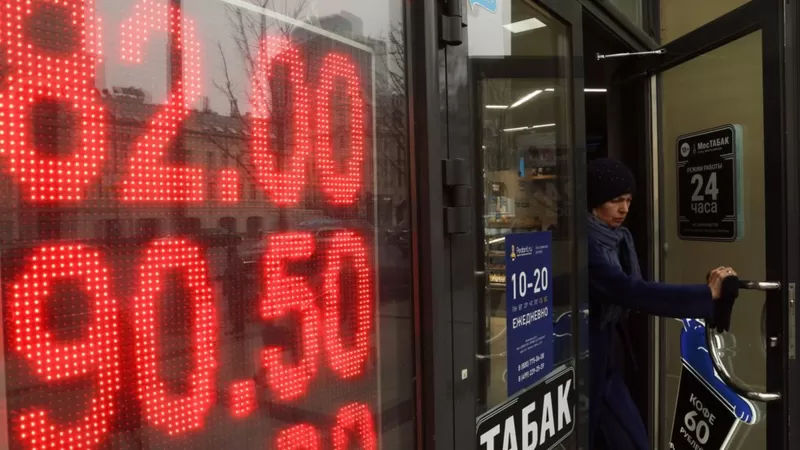 Рубль в последние недели устойчиво дорожает.