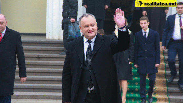 Президент Молдовы Игорь Додон поздравил граждан Молдовы с Рождеством по новому стилю. 