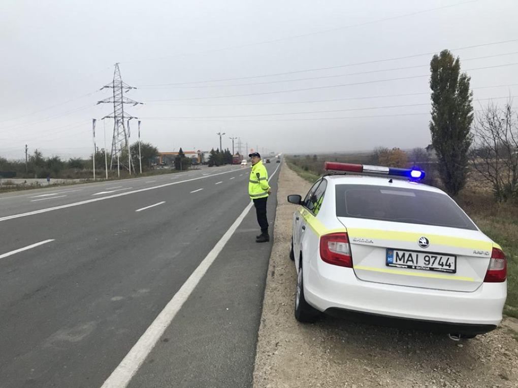 Мобильные патрульные экипажи с радарами дежурят на семи трассах Молдовы. Фото: INP.