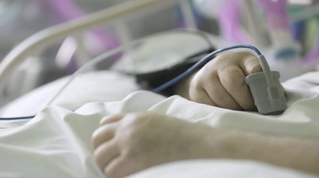 В столице умер мужчина, заболевший гриппом и COVID одновременно.