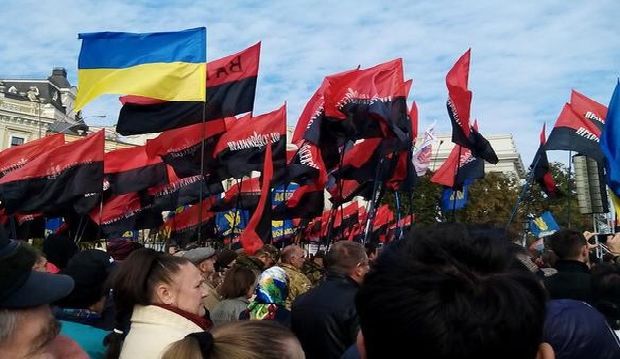 Марш проводят представители ВО «Свобода», «Правого сектора»