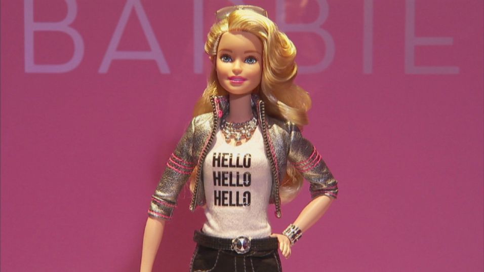 Кукла Hello Barbie создана в сотрудничестве Mattel и стартапа из Сан-Франциско ToyTalk, который получил более 31 миллиона долларов на разработку гаджета.
