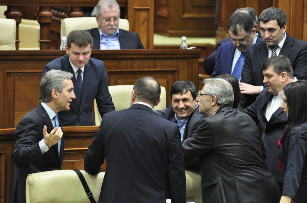 Potrivit DEX, debil înseamnă persoană lipsită de rezistență la eforturi fizice. Foto: realitatea.md