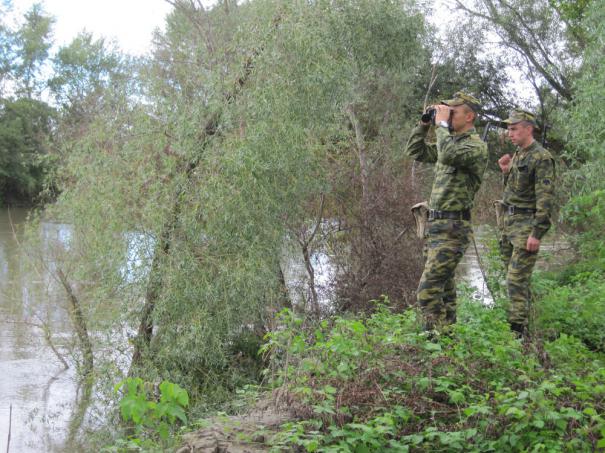 Bărbatul, în vârstă de 38 ani, a fost observat de patrula de grăniceri 