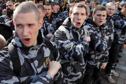 Украине предрекли войну частных армий чиновников и олигархов.