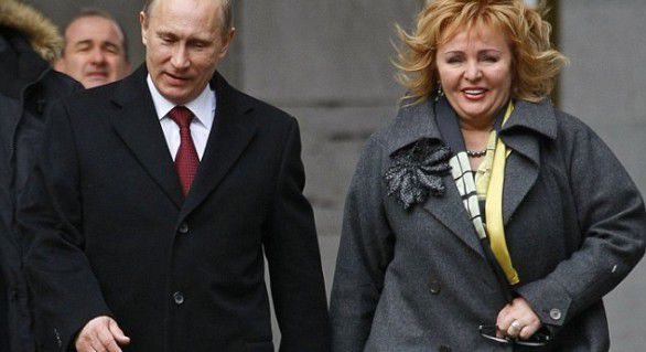 Kremlinul nu comenteaza căsătoria fostei soții a lui Putin.