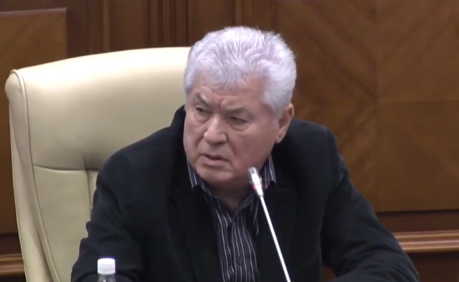 Лидер ПКРМ поздравил граждан, которые работали в молдавской милиции.