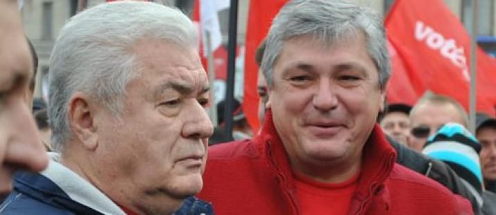 Игорь Додон и его коллеги Вероника Абрамчук и Зинаида Гречаная проголосовали за Тимофти на посту президента РМ.