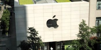În plus, acțiunile Apple au depășit pragul de 700 de dolari pe bursa de la New York după lansarea iPhone 5. 