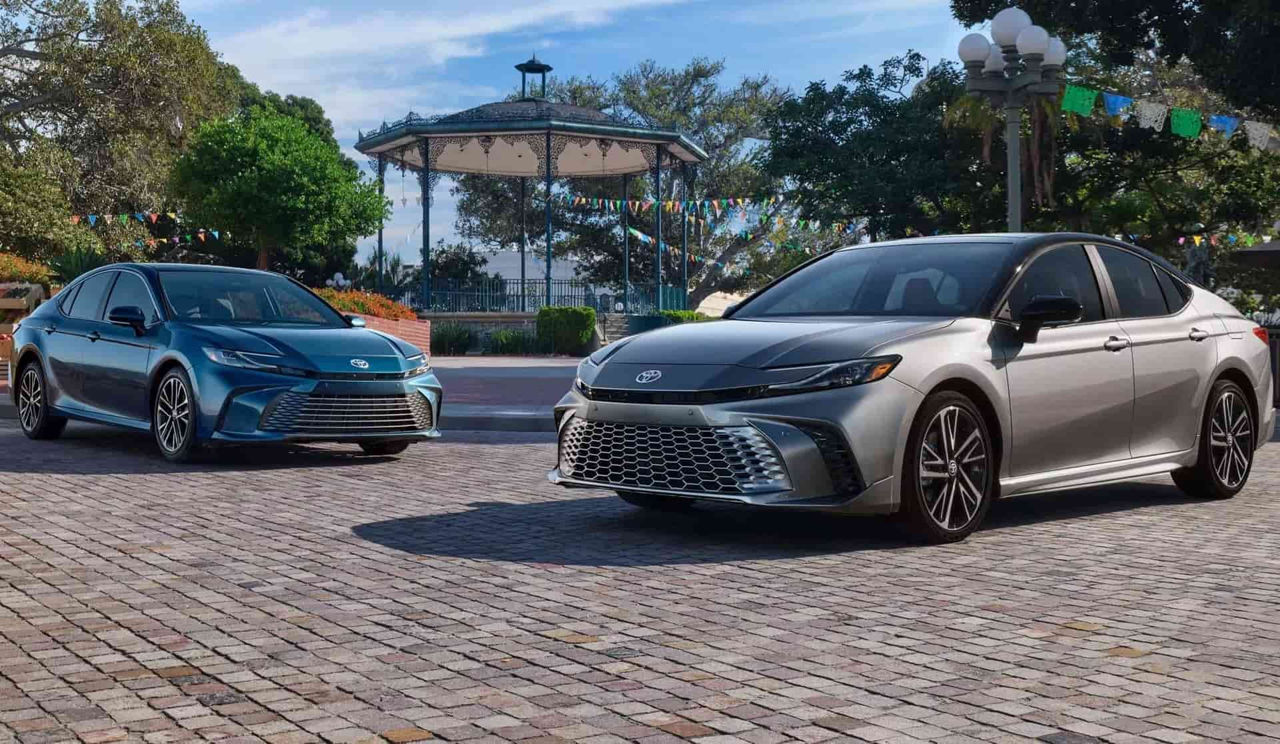 Новая Toyota Camry 2024 выходит на рынок.