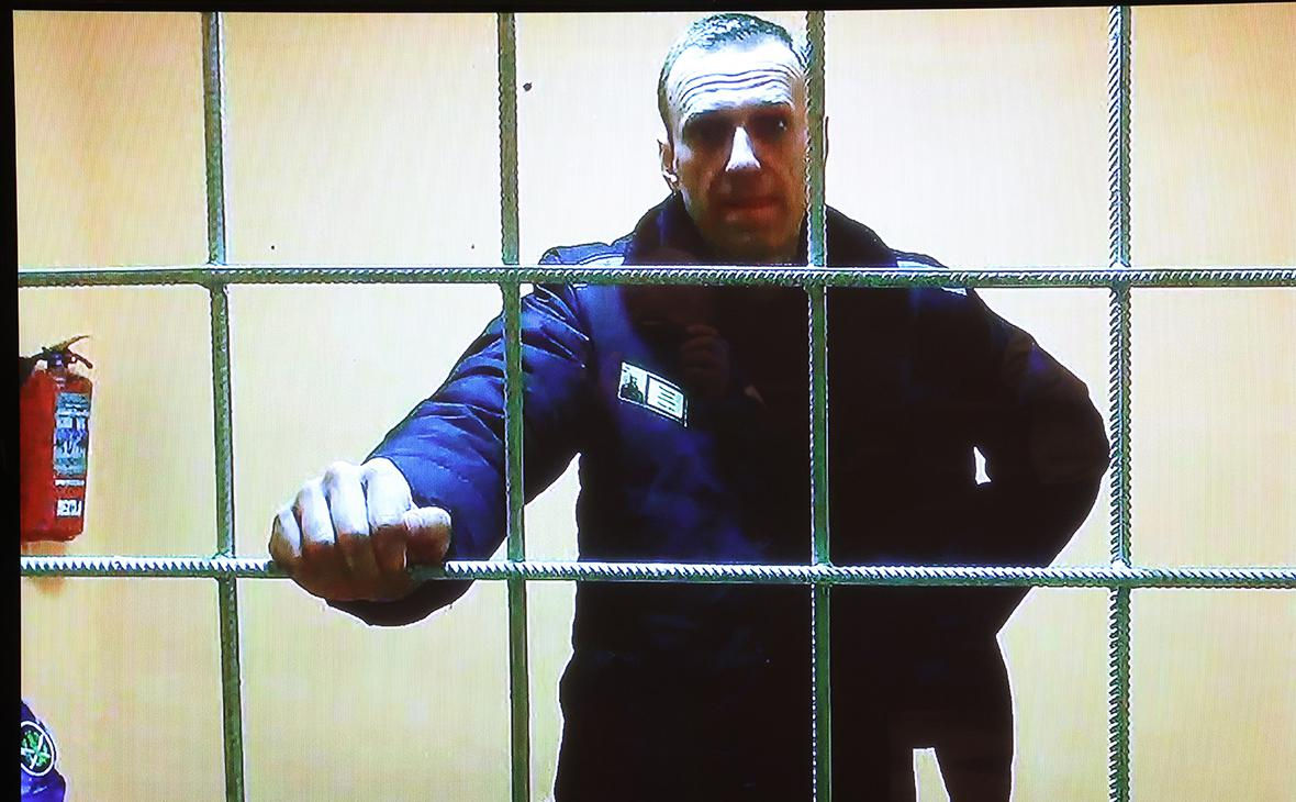 Навальный не появился на суде по его иску к колонии.