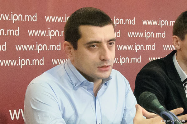 Лидер платформы „Acţiunea 2012” Джеордже Симион.