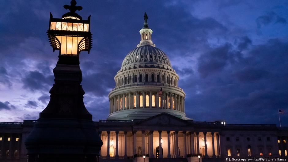 Конгрессу США удалось предотвратить шатдаун. Фото: dw.com