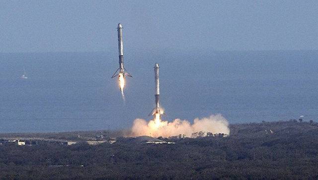Во Флориде стартовал Falcon 9 с кораблем Dragon с грузом для МКС.