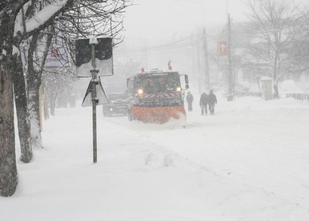 La frontiera cu Ucraina, nouă puncte de trecere temporar și-au sistat activitatea, în urma formării sulurilor de zăpadă și blocării anumitor porțiuni de drum pe partea ucraineană: