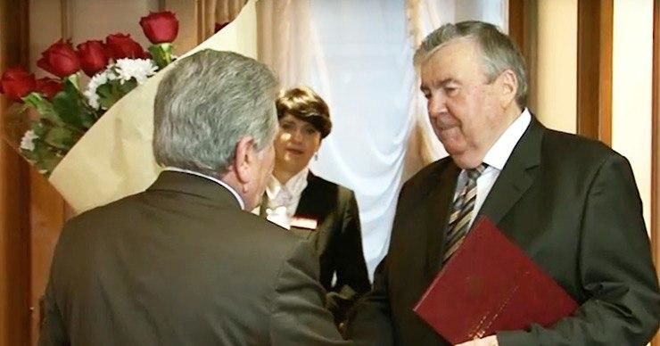 Первому президенту Молдовы Мирче Снегуру исполняется 80 лет.