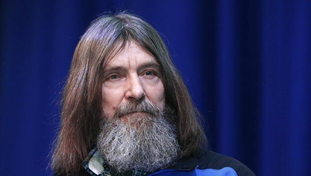 Конюхов планирует облететь Землю на самолете на солнечных батареях.