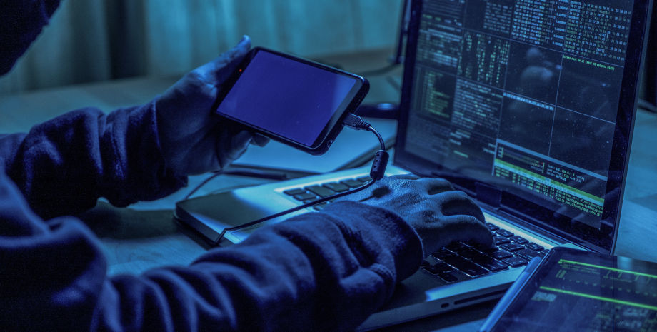 Un hacker a dezvăluit contactele oficialilor americani prin intermediul unui messenger.