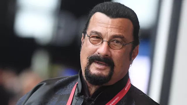 Стивен Сигал назвал себя русофилом и русским на миллион процентов.