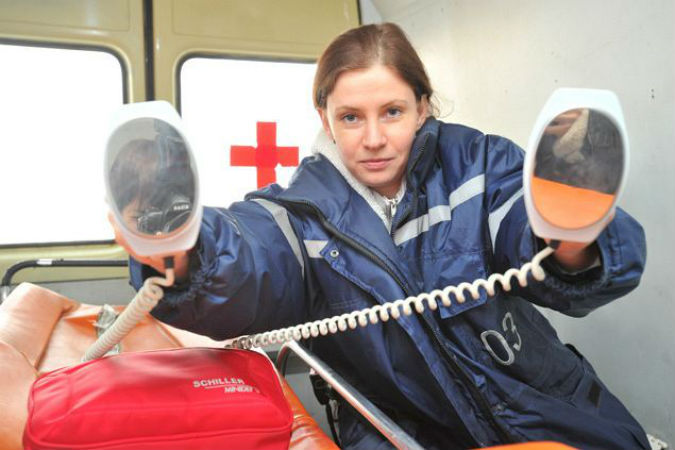 На пересечении улицы Академической и Хынчештского шоссе пострадавших сбил автомобиль. По словам свидетелей, машина выехала на тротуар