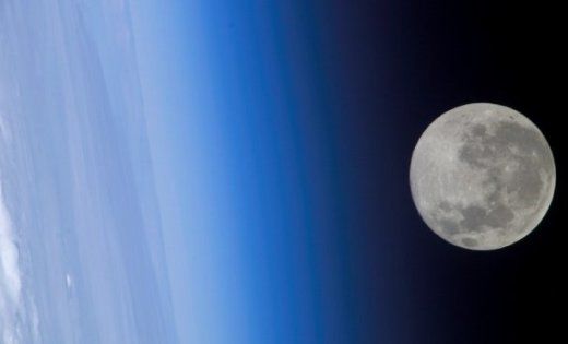 Японцы обнаружили на Луне 50-километровую пещеру.