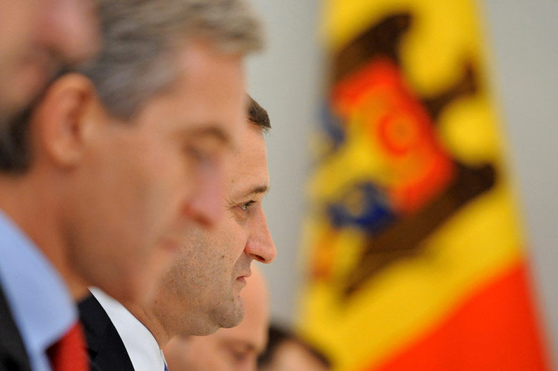 "Cînd va venit timpul să luăm o decizie, o vom face. Vom organiza discuţii, cum se face de obicei în partid, şi vom lua o decizie", a spus Filat.