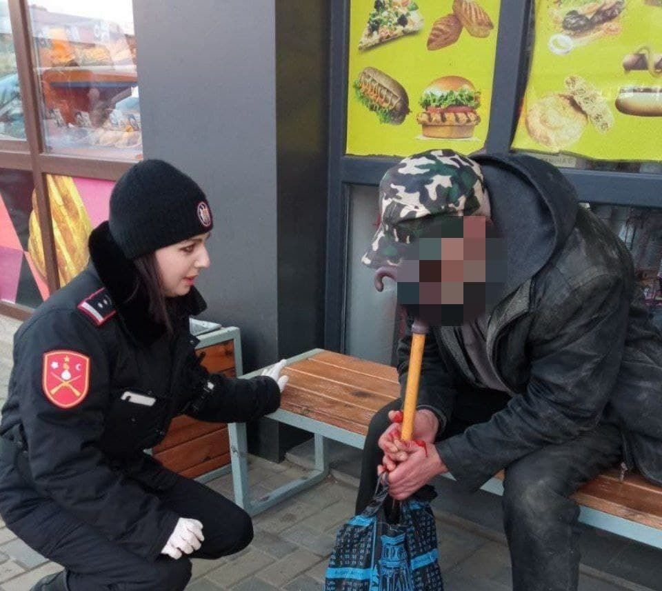 На автостанции Комрата мужчине стало плохо: его госпитализировали.