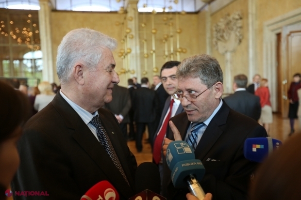Totuși, Ghimpu a îndemnat toți alegătorii să nu admită o astfel de situație când o guvernare proeuropeană să trebuiască să fie creată cu participarea PCRM.