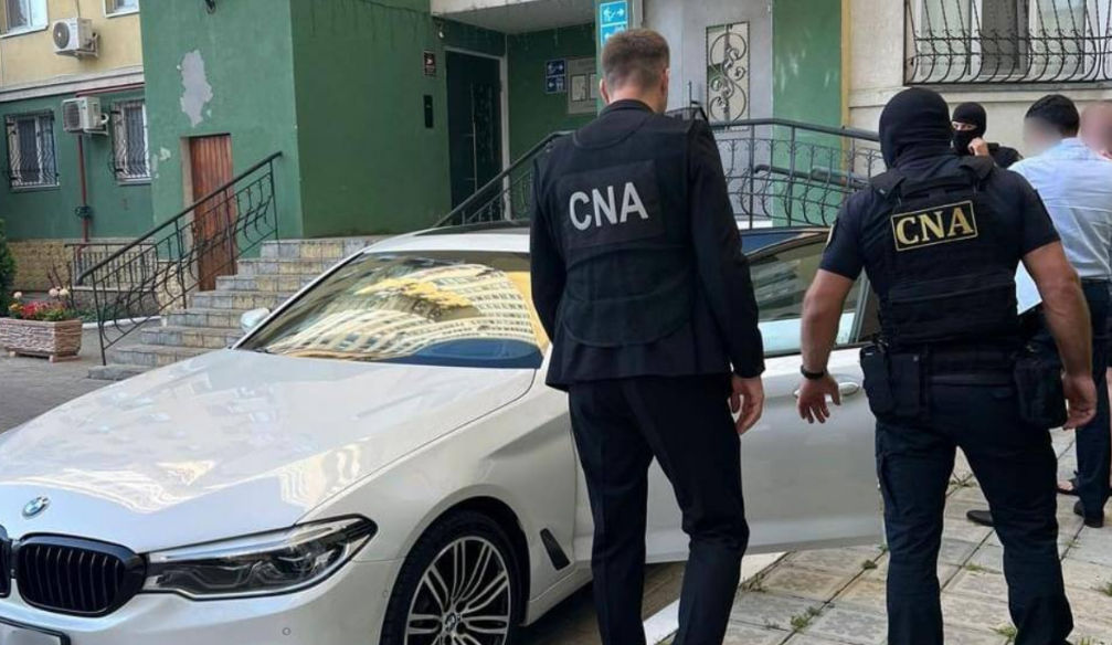 Житель столицы задержан НЦБК по подозрению в получении взятки.