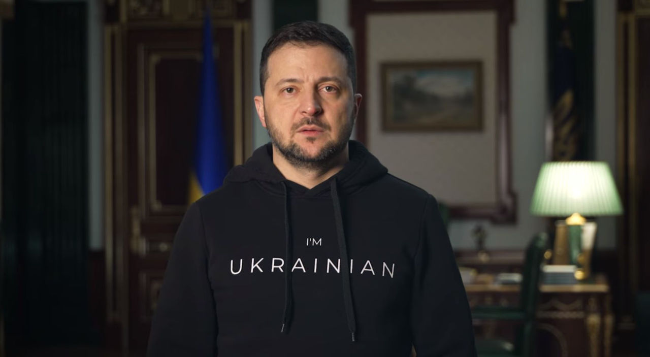 Зеленский о ситуации на фронте: Тяжелая битва за Донбасс продолжается.