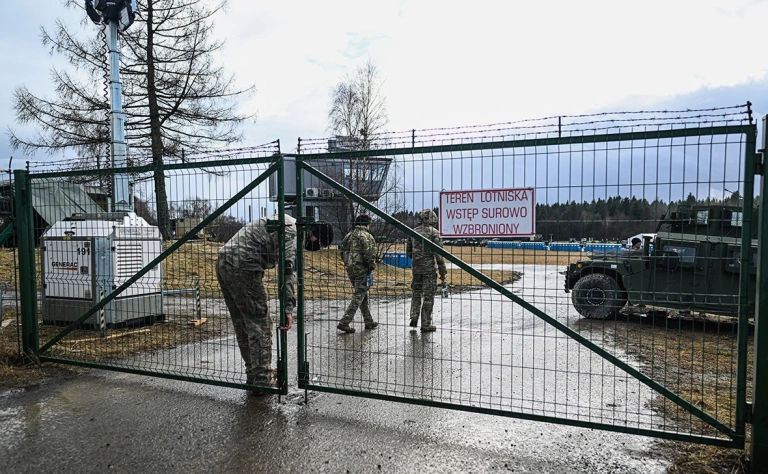 Polonia a interzis accesul automobilelor de producție chineză pe obiectivele militare.